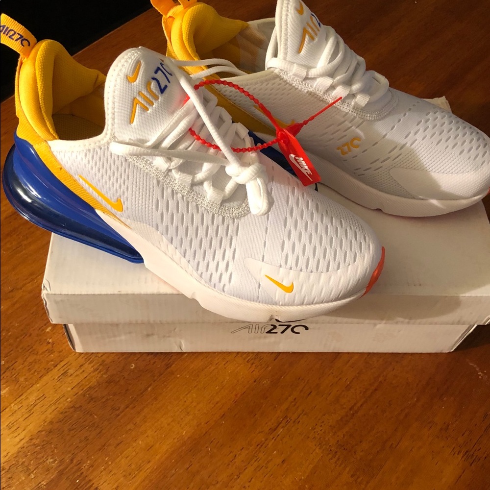 Women’s sneakers
